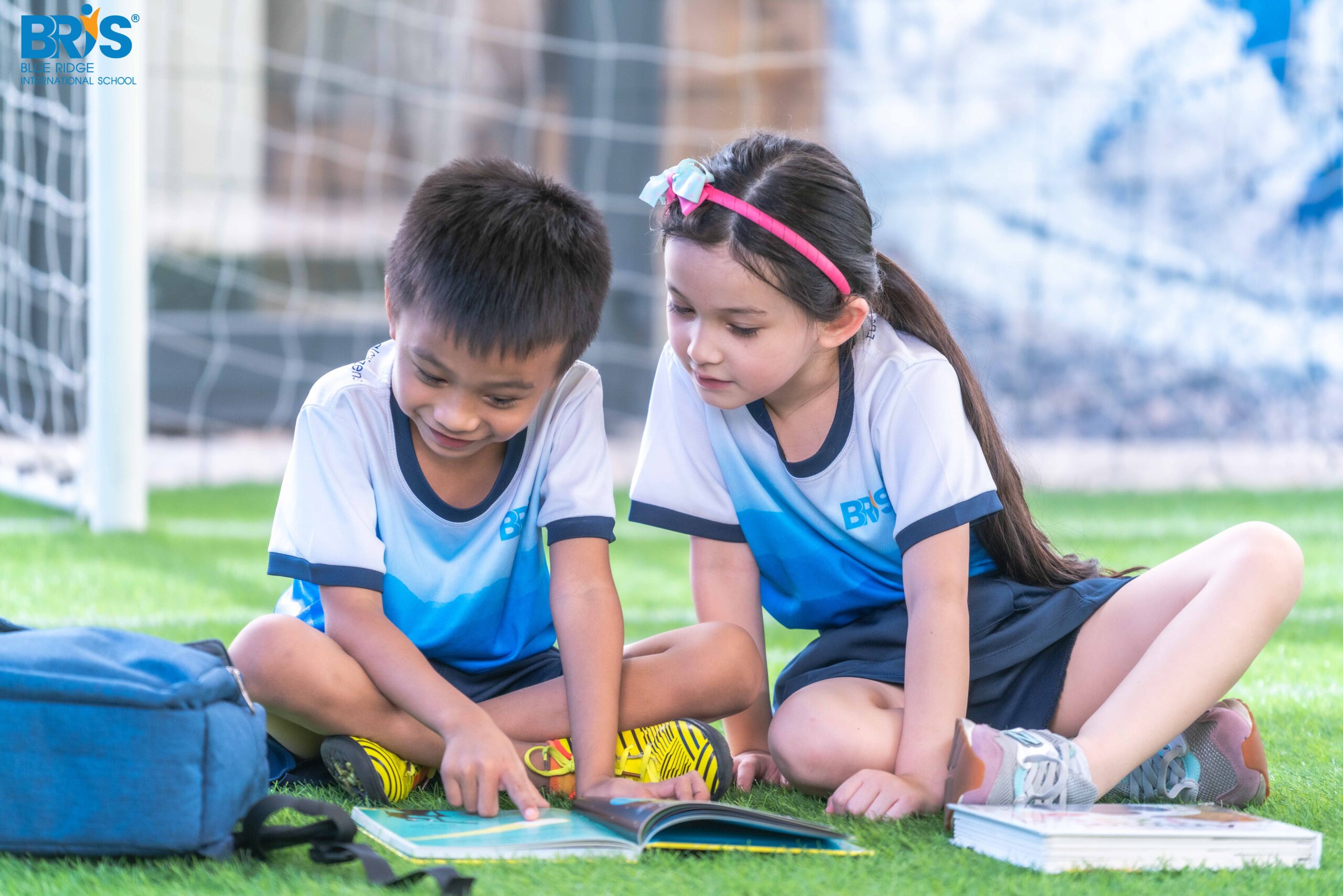 giúp trẻ đọc sách từ nhỏ