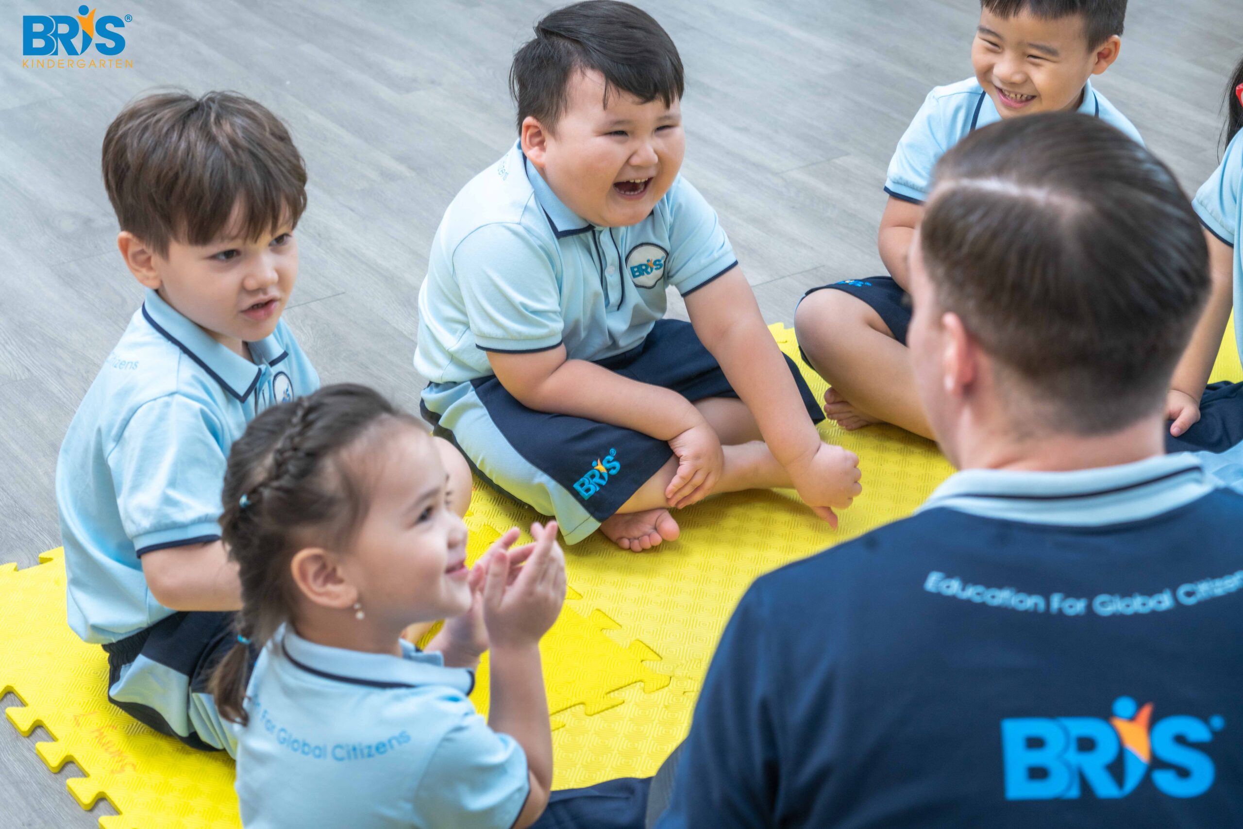 sự phát triển của trẻ và yếu tố quyết định