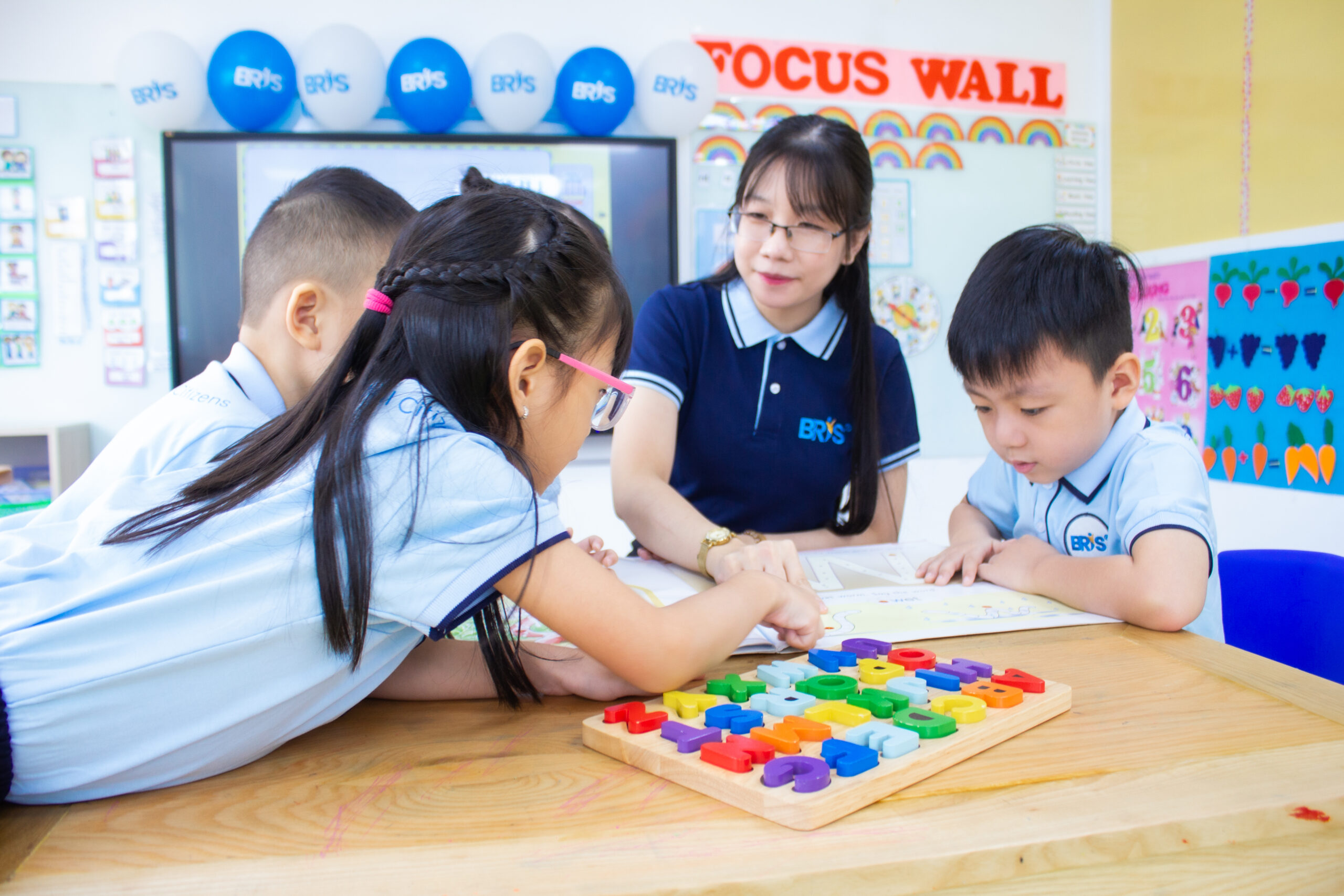 sự phát triển của trẻ và tầm quan trọng của việc vui chơi